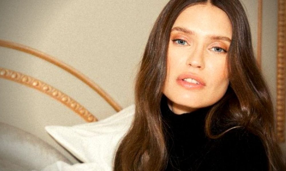 Bianca Balti annuncia il ricovero: “Presto la rimozione di entrambi i seni”