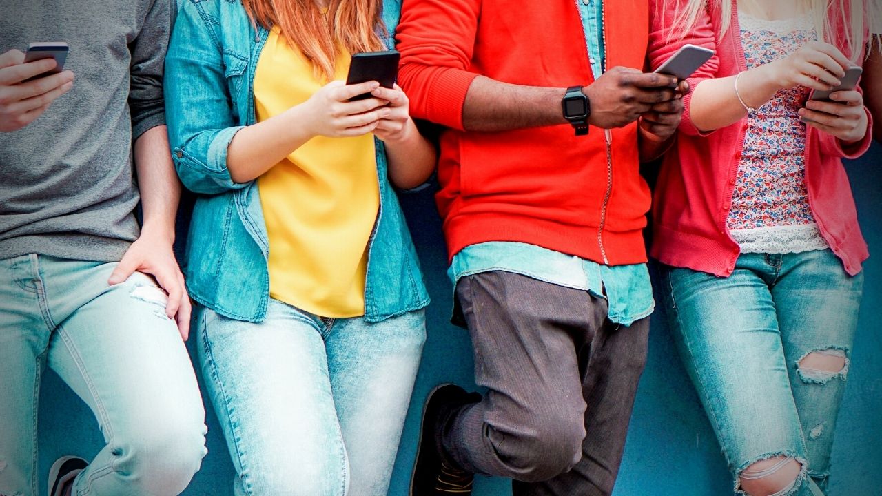 Cellulari in classe, arriva il divieto: la nuova circolare del ministero 41 Cellulari in classe