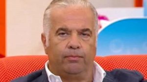 Charlie Gnocchi licenziato dalla radio: intercede per lui anche Signorini