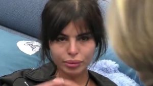 Dana Saber conferma le voci su Oriana: “È vero, puzza”