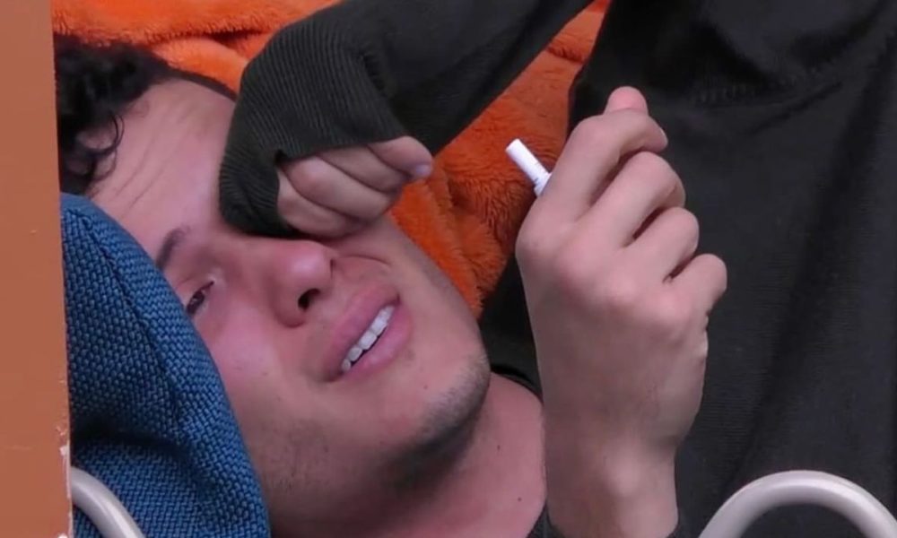 Edoardo Donnamaria in lacrime, lo sfogo con Tavassi: “Così a me non va, non sto bene”