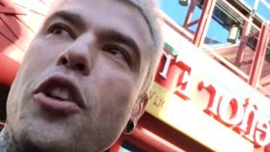 Fedez al casinò con il campione di memoria: cacciato da Las Vegas