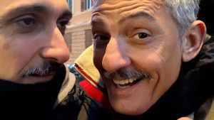 Fiorello nel mirino del vicinato: “Dalle 6:30 non si dorme in più”