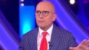 GF Vip: Signorini vuole mandare in cortocircuito Uomini e Donne