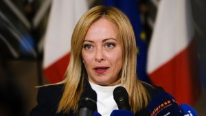 Giorgia Meloni vola in Iraq dalle truppe italiane: “Lieta di essere qui oggi”