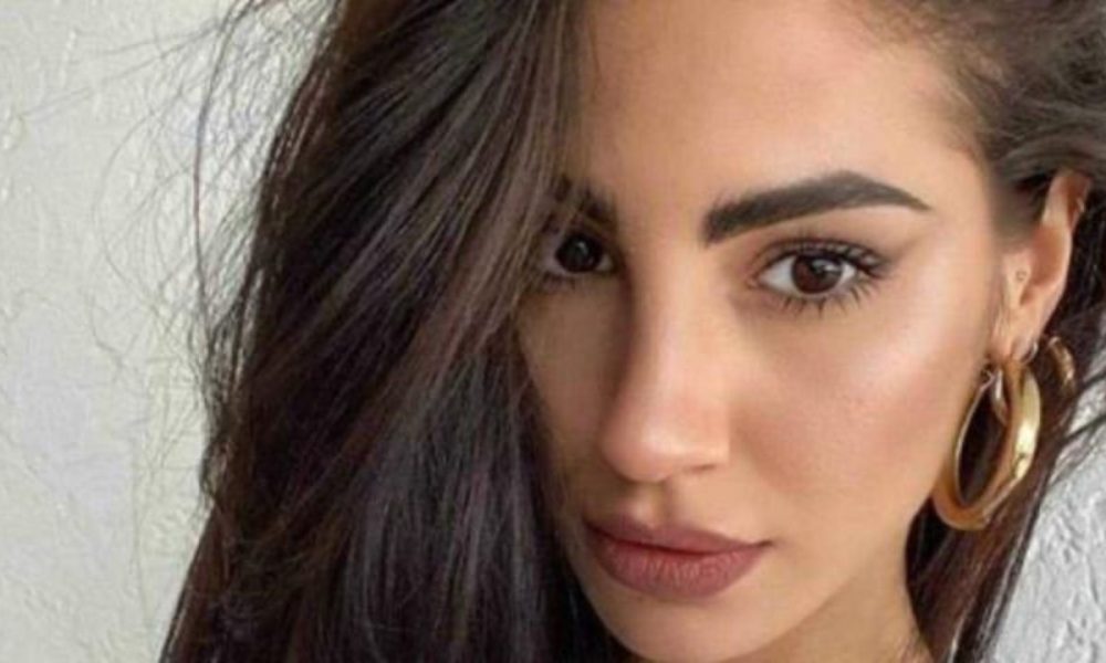 Giulia De Lellis, cosa pensa di lei la mamma del fidanzato Carlo Beretta: “Non è molto contenta…”