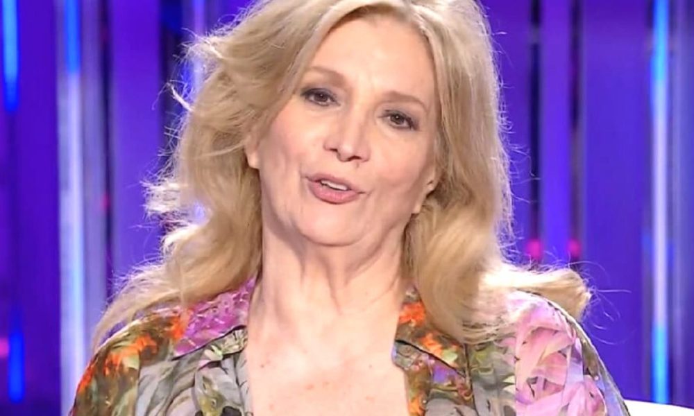 Capodanno con Amadeus su Rai1: tutti gli ospiti, e c’è Iva Zanicchi