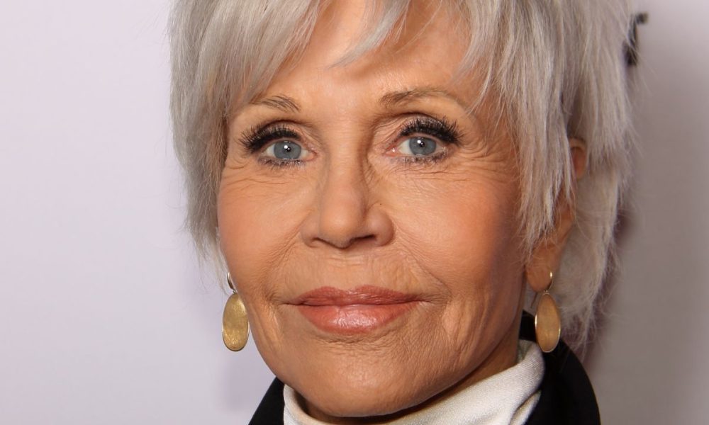 L’annuncio di Jane Fonda: “Ho sospeso la chemio”