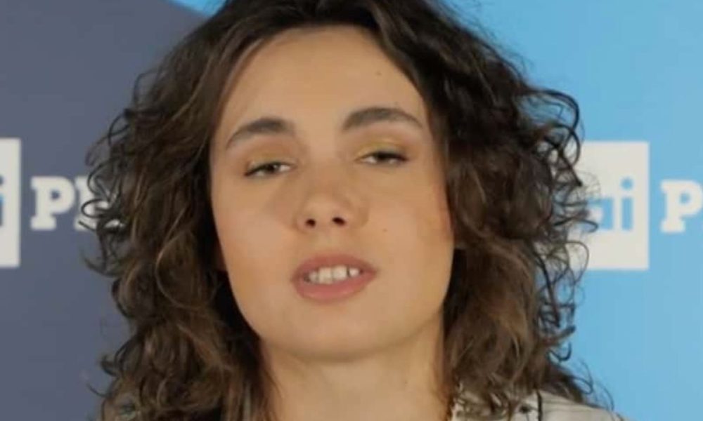 Madame, caos prima del Festival: la cantante indagata per falso ideologico