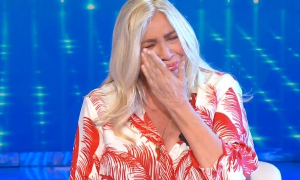 Mara Venier preoccupata per il marito malato a Santo Domingo: “Forza amore mio”