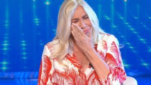 Mara Venier preoccupata per il marito malato a Santo Domingo: “Forza amore mio”