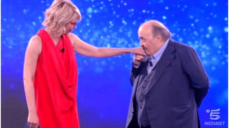 maria de filippi compleanno costanzo