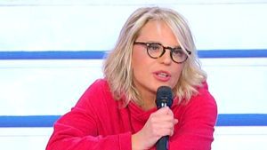 Maria De Filippi va in vacanza: quando torna in tv Uomini e Donne