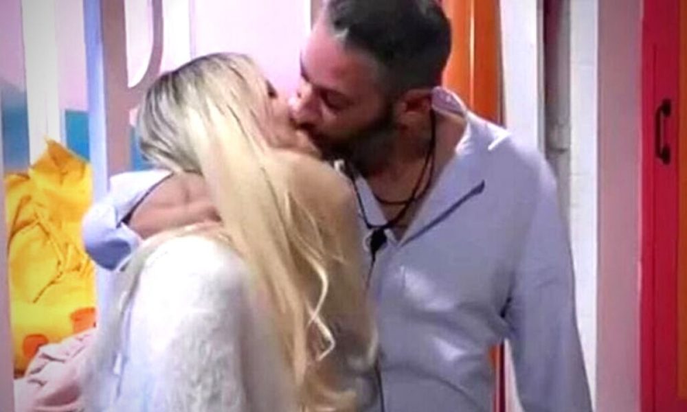 Gli Incorvassi come Cecilia e Ignazio: Edoardo e Micol si chiudono nell’armadio