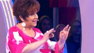 Orietta Berti punta da Signorini: “Per stare qui guadagni tanti soldini”