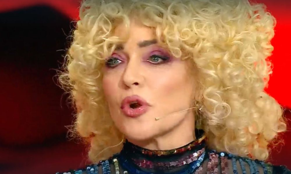 Perché Paola Barale si è ritirata da Ballando con le Stelle