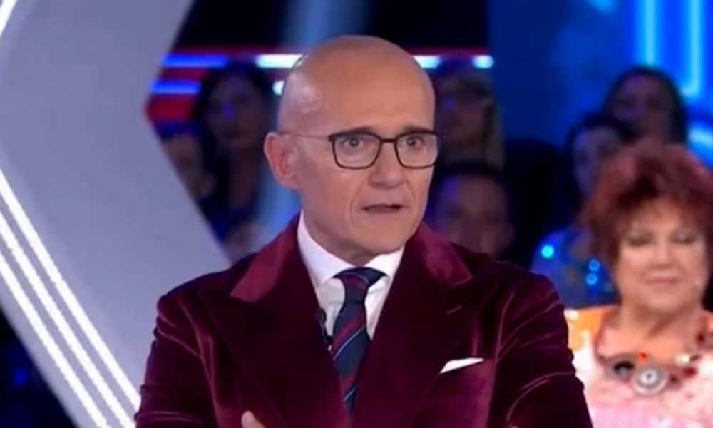 Signorini tradisce Sophie e Basciano: spoilerato in diretta il nome della figlia