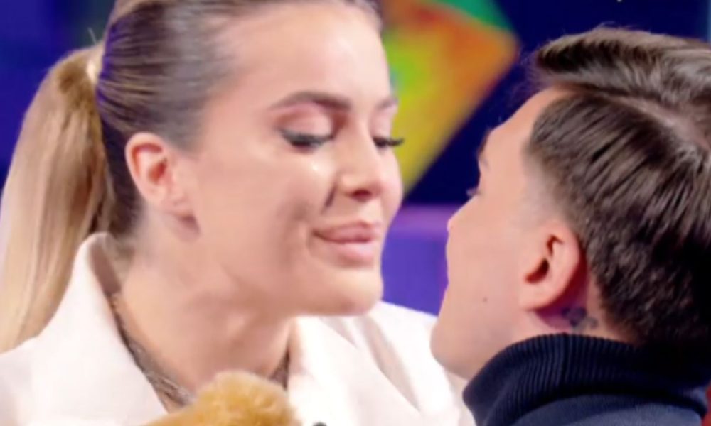 Sophie e Basciano a Verissimo: gli ex gieffini scoprono il sesso del loro primo figlio insieme