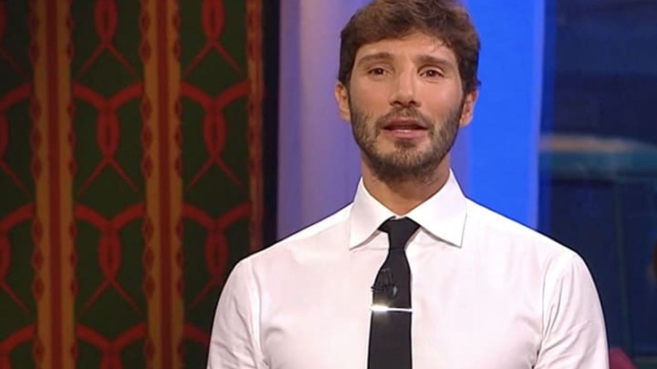 Stefano De Martino, le confessioni inaspettate: "Non usavo il preservativo" 41 stefano de martino