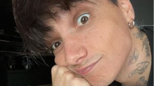 Ultimo, perché ha detto sì a Sanremo 2023: “Devo ancora scrivere la mia storia”