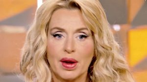 Valeria Marini senza filtri: “Io e Eddy facciamo l’amore dalla mattina alla sera”