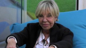 Wilma Goich a luci rosse al GF Vip: “Porta il lubrificante”