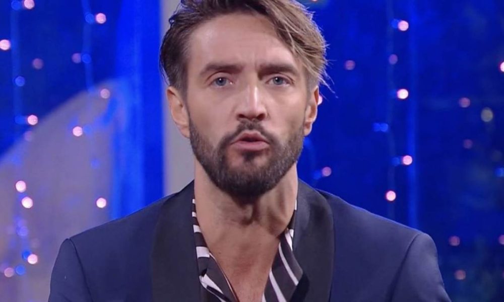 Soleil Sorge e Alex Belli nello stesso posto: lo scatto che ha fatto infuriare i social