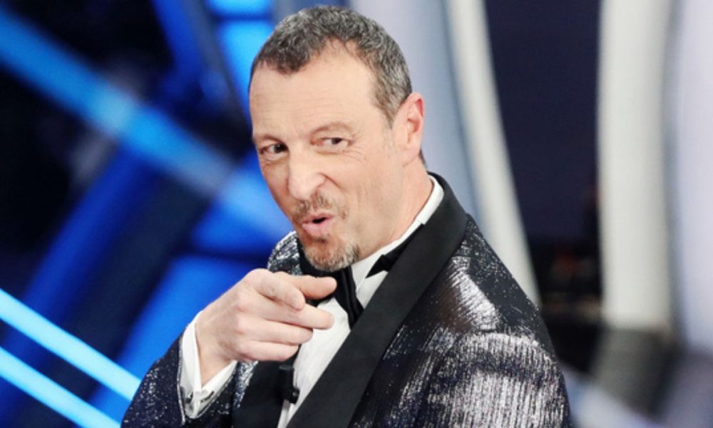 Festival di Sanremo, Mediaset dichiara guerra e Amadeus risponde: cambia il regolamento