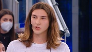 Amici, silenzio su Capodanno: clima teso in studio ma è Cricca il vero protagonista
