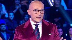 Antonella o Edoardo? Da che parte sta Alfonso Signorini lo rivela un like