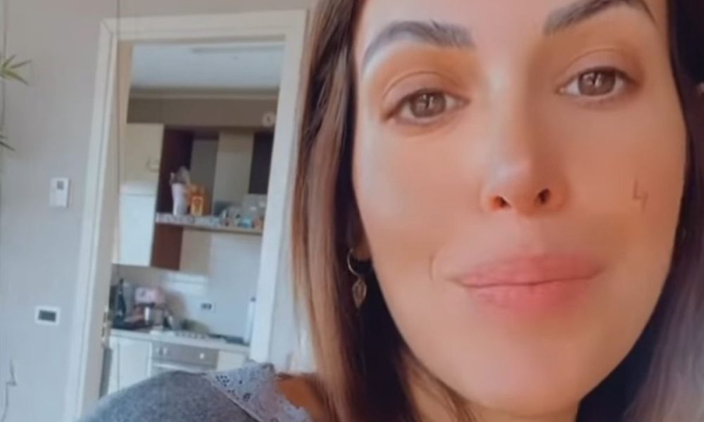 Paura per Claudia Dionigi: brutta emorragia dopo il parto
