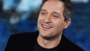 Claudio Santamaria attacca Roberta Bruzzone: “Non abbiamo inventato, abbiamo perso davvero un figlio”