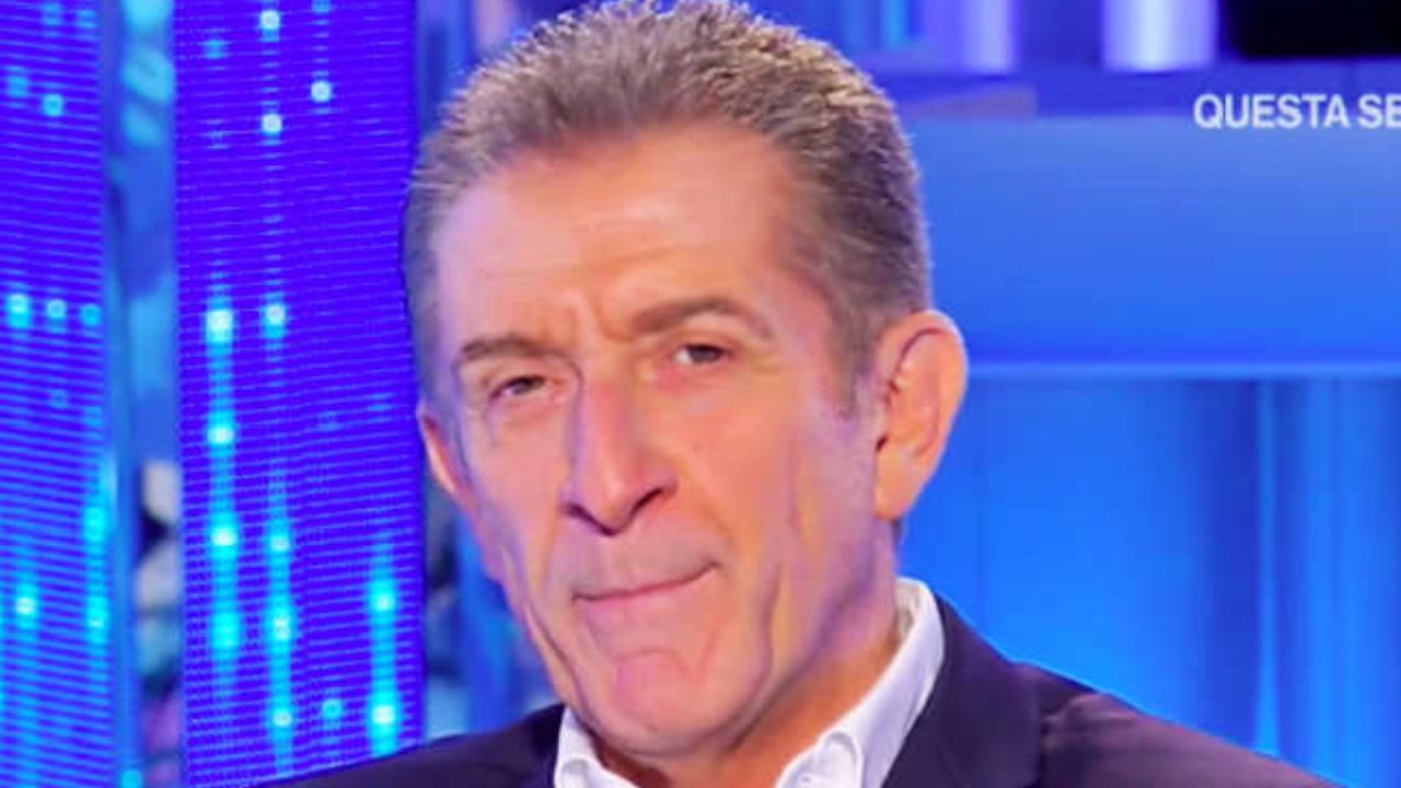 Ezio Greggio perde le staffe contro gli hater: "Foto da modella fallita" 41 ezio greggio hater