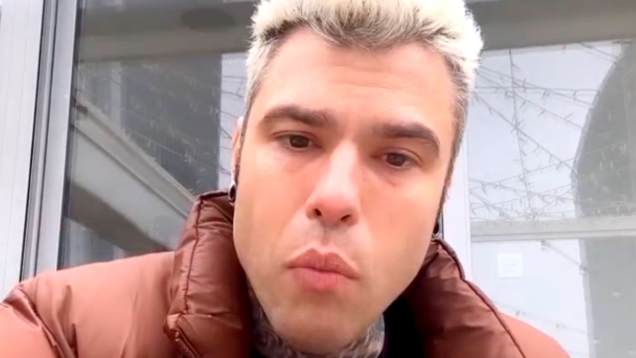 Fedez, scoppia la lite dopo il ricordo di Vialli: "Fate più schifo di me" 41 fedez vialli