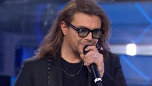 Gianluca Grignani rivela: “Non vedo i miei figli, fa male”