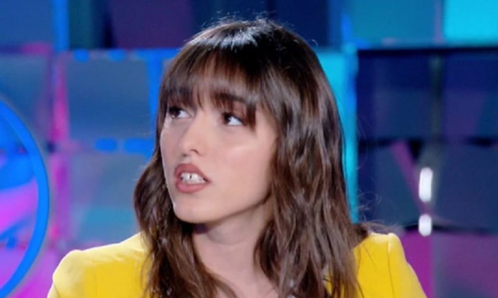 Giulia Stabile a Verissimo sul bullismo: “Insultata da compagni e insegnanti”