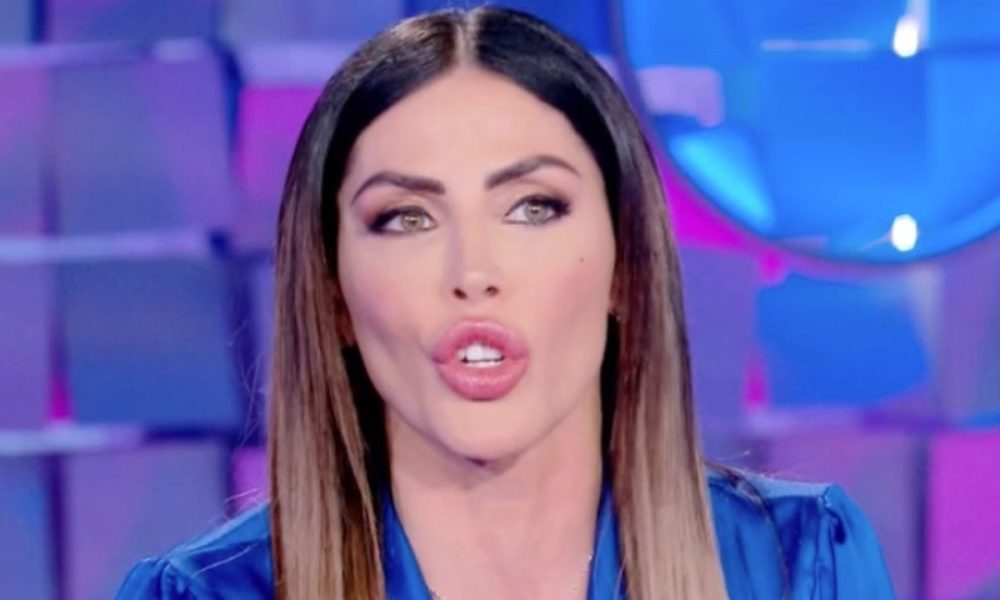 Guendalina Tavassi a Verissimo: “Ho sempre avuto una vita difficile”