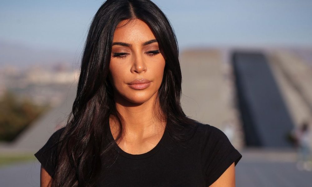 Kim Kardashian: “Ho bisogno di lasciarmi andare, ho iniziato a bere”