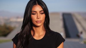 Kim Kardashian: “Ho bisogno di lasciarmi andare, ho iniziato a bere”