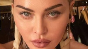 Madonna sul ruolo di mamma: “Crescere figli è un’impresa”
