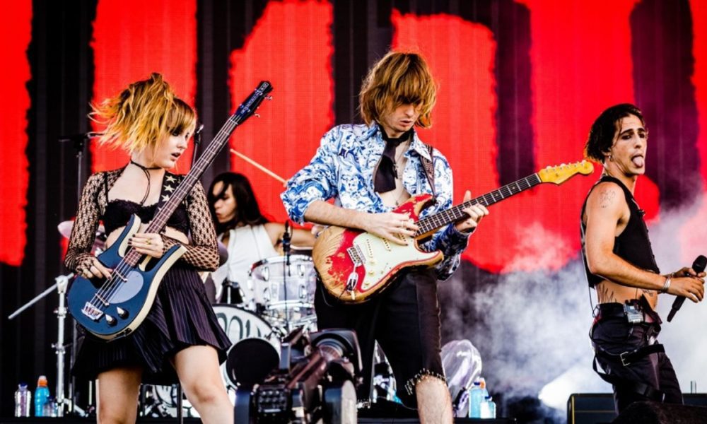 Maneskin, dure critiche sul nuovo album: “Brani riciclati e mediocri”