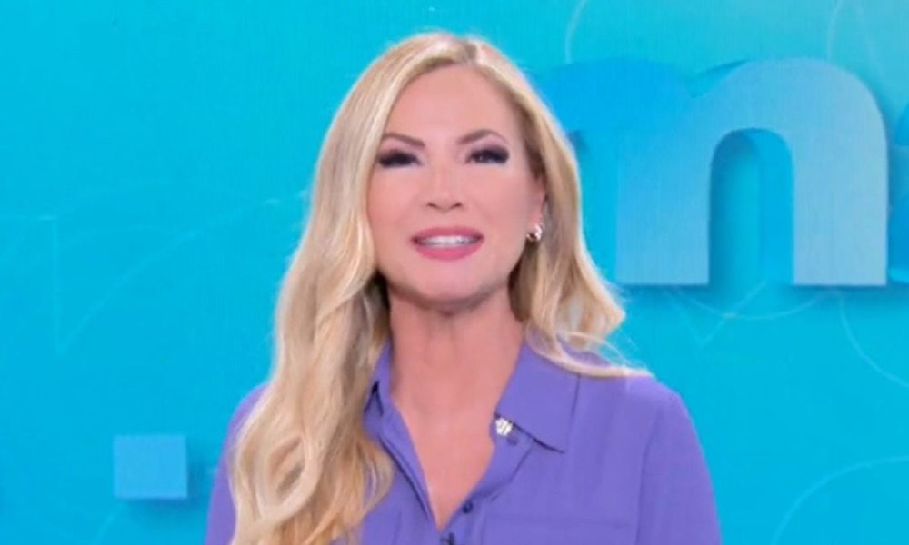 Botta e risposta a Mattino Cinque tra Vecchi e Panicucci: “Che bella faccia”