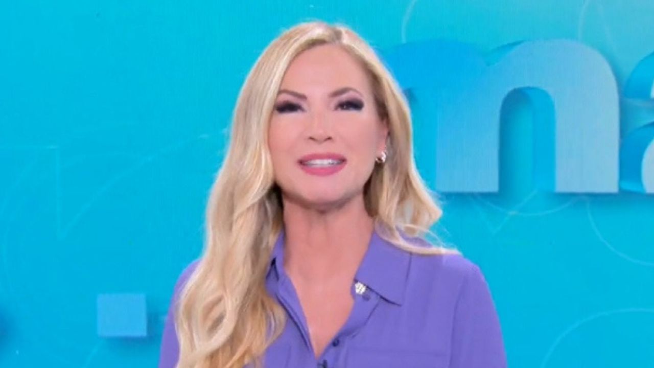 Botta e risposta a Mattino Cinque tra Vecchi e Panicucci: "Che bella faccia" 41 panicucci vecchi