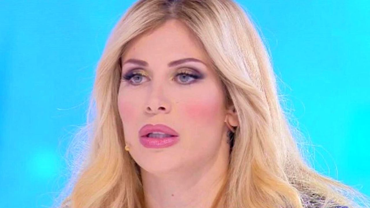 Paola Caruso dice la verità sul figlio? Le accuse dopo Verissimo 41 Paola Caruso ricoverata ospedale