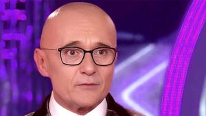 Signorini demolisce il cast del GF Vip: “C’è maleducazione”