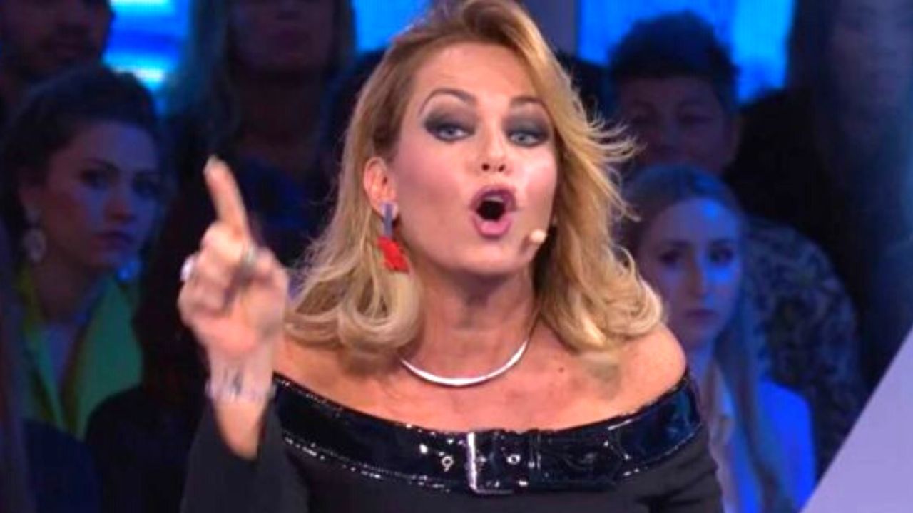 Sonia Bruganelli diventa prof all'Università: quanto costa il suo corso alla Luiss 41 sonia bruganelli prof università
