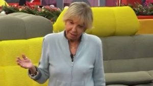 Dana Saber nuda nel letto di Daniele, l’ira di Wilma: “Prendi per il cul*”