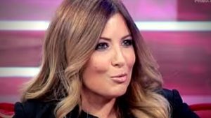 Selvaggia Lucarelli sull’assedio dei giornalisti: “Non sono scappata”