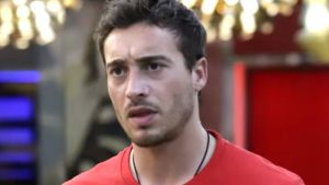 Spinalbese ha violato il regolamento del GF Vip? Indaga Striscia la Notizia