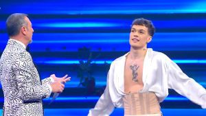Blanco distrugge il palco di Sanremo: il cantante denunciato dal Codacons